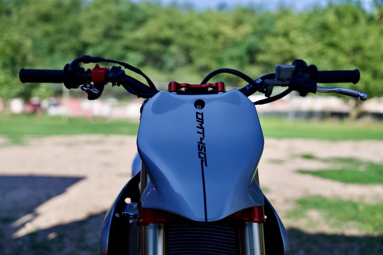 Come nasce una moto da corsa: da una Honda di serie al mondiale Flat Track. Episodio 4: i primi giri in pista!